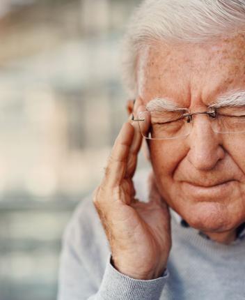 Douleurs aux yeux : causes, symptômes, traitements