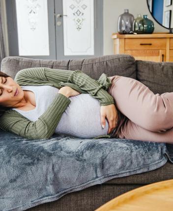 Grossesse : douleurs et crampes, des effets secondaires éprouvants